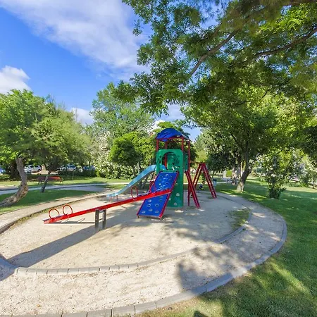 & Park Kastela