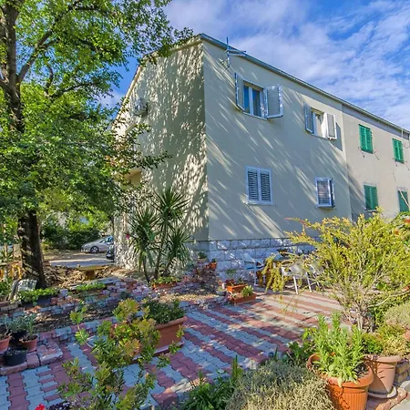 & Park Apartment *